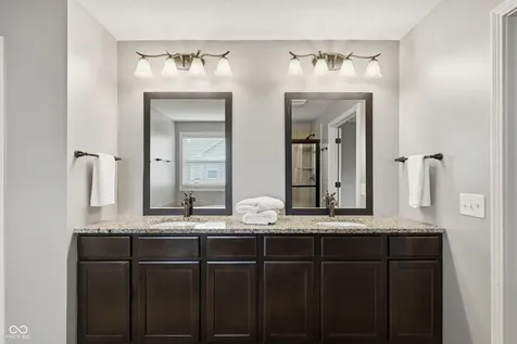 8842 Windpointe Pass Zionsville IN 46077