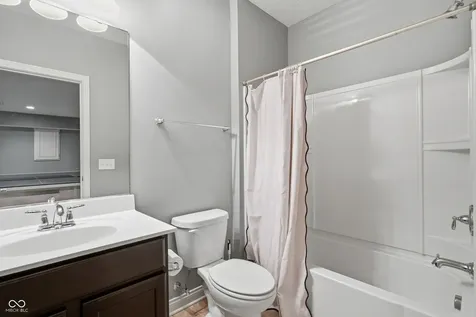 8842 Windpointe Pass Zionsville IN 46077