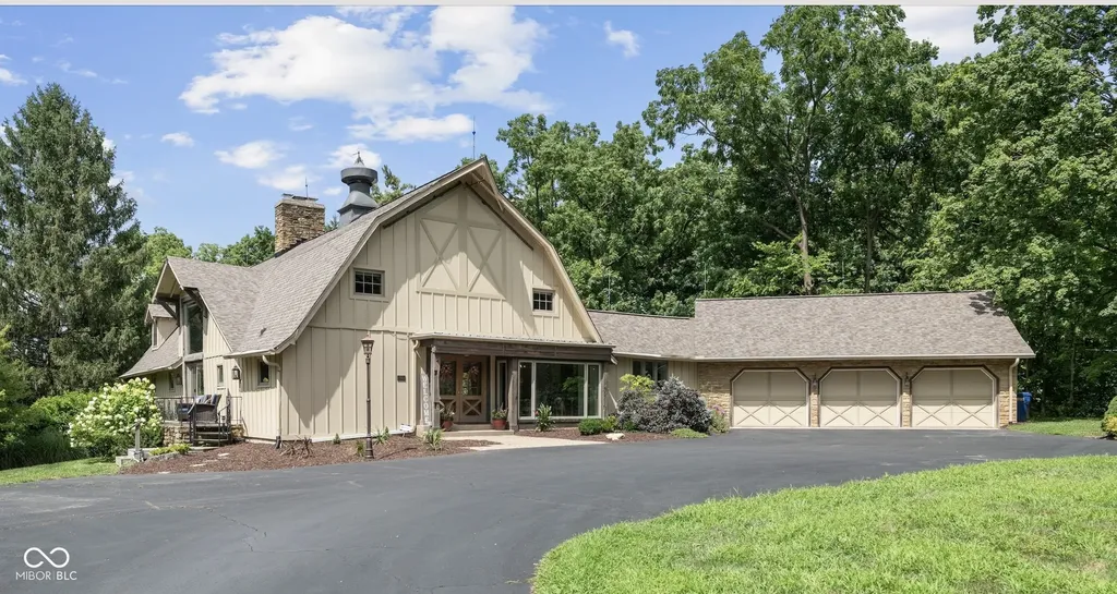 35 Spring Drive Zionsville IN 46077