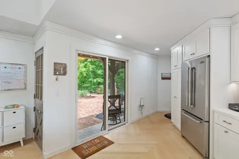 35 Spring Drive Zionsville IN 46077