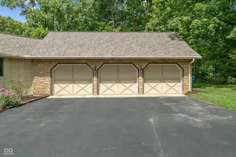 35 Spring Drive Zionsville IN 46077