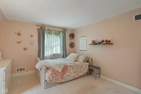 35 Spring Drive Zionsville IN 46077