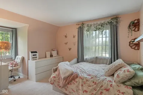35 Spring Drive Zionsville IN 46077