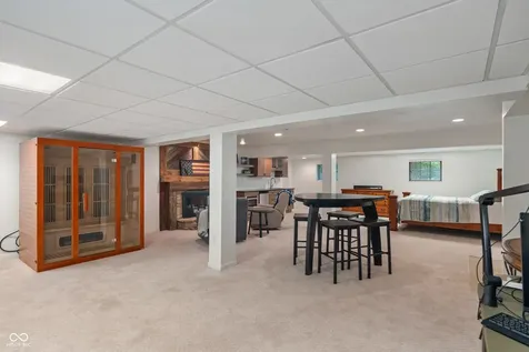 35 Spring Drive Zionsville IN 46077