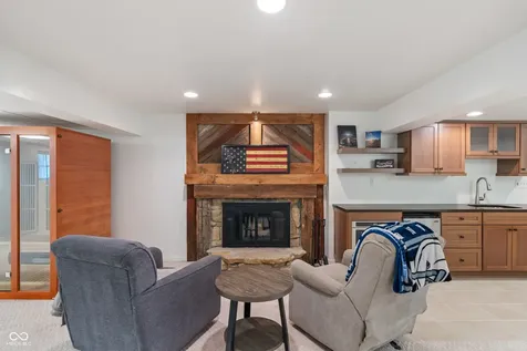 35 Spring Drive Zionsville IN 46077