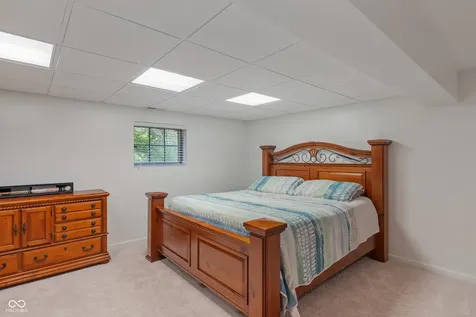 35 Spring Drive Zionsville IN 46077