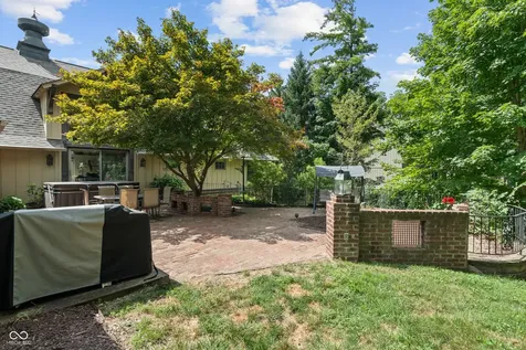 35 Spring Drive Zionsville IN 46077