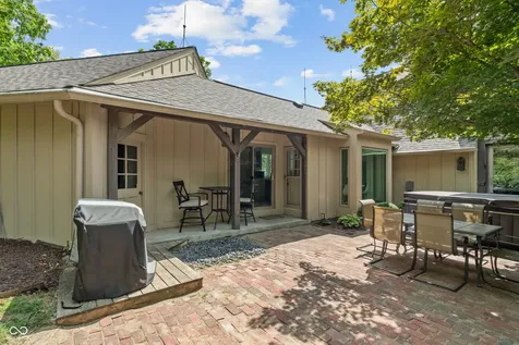 35 Spring Drive Zionsville IN 46077