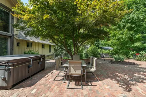 35 Spring Drive Zionsville IN 46077