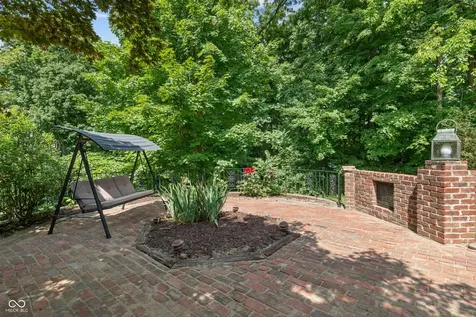 35 Spring Drive Zionsville IN 46077
