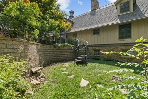35 Spring Drive Zionsville IN 46077