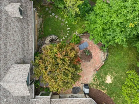 35 Spring Drive Zionsville IN 46077