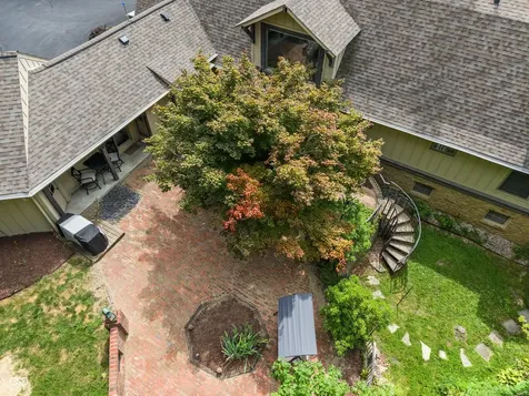 35 Spring Drive Zionsville IN 46077