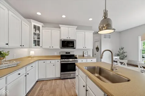 13714 Heatherfield Drive W Fishers IN 46038