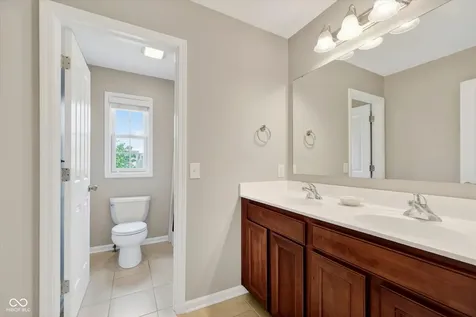 13714 Heatherfield Drive W Fishers IN 46038