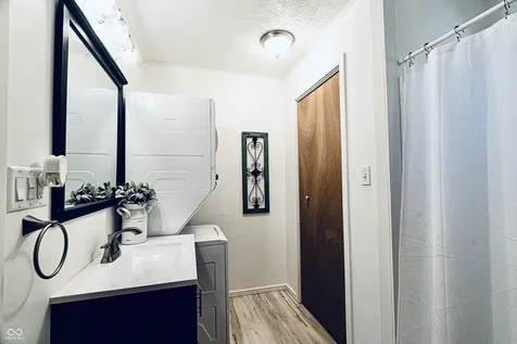 7665 E Butterman Rockville IN 47872
