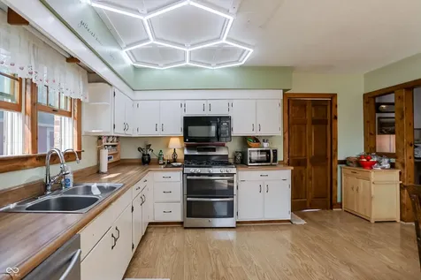 401 E Pearl Street Waldron IN 46182