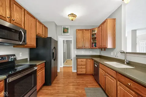 6264 Saddletree Drive Zionsville IN 46077