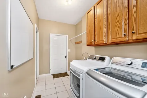 6264 Saddletree Drive Zionsville IN 46077