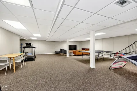 6264 Saddletree Drive Zionsville IN 46077