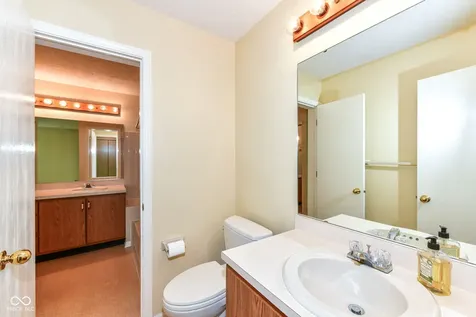 7238 Harbour Isle Indianapolis IN 46240
