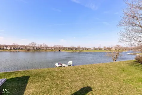 7238 Harbour Isle Indianapolis IN 46240