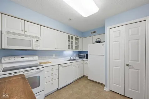 7601 Newport Bay Drive Indianapolis IN 46240