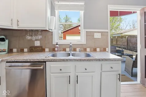 5858 Dewey Avenue Indianapolis IN 46219