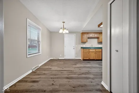 9254 E 39th Place Indianapolis IN 46235