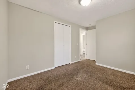 9254 E 39th Place Indianapolis IN 46235