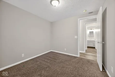 9254 E 39th Place Indianapolis IN 46235