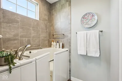 2498 Stonehaven Way Avon IN 46123