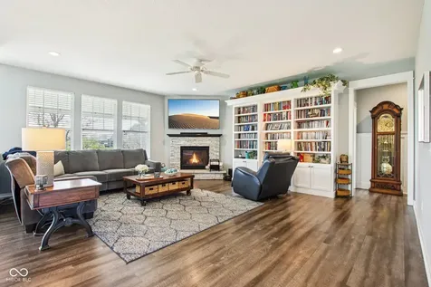 2498 Stonehaven Way Avon IN 46123