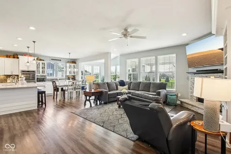 2498 Stonehaven Way Avon IN 46123