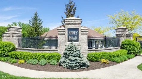 6103 Royal Gate Place Indianapolis IN 46237