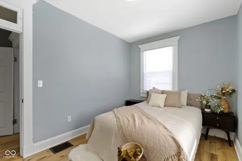17 Parkview Avenue Indianapolis IN 46201
