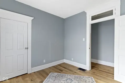 17 Parkview Avenue Indianapolis IN 46201