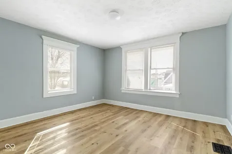17 Parkview Avenue Indianapolis IN 46201