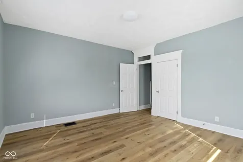 17 Parkview Avenue Indianapolis IN 46201