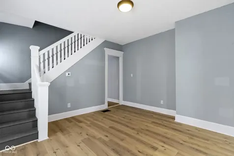 17 Parkview Avenue Indianapolis IN 46201