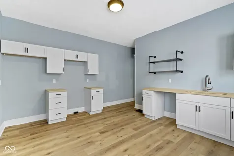17 Parkview Avenue Indianapolis IN 46201