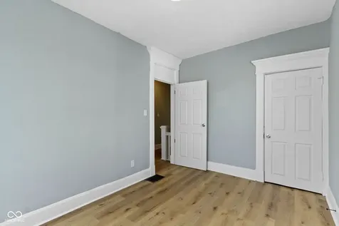 17 Parkview Avenue Indianapolis IN 46201