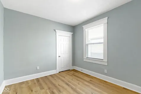 17 Parkview Avenue Indianapolis IN 46201