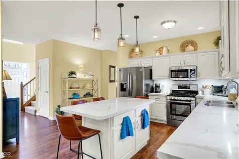 224 W Stoney Trail Greenfield IN 46140