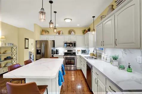 224 W Stoney Trail Greenfield IN 46140