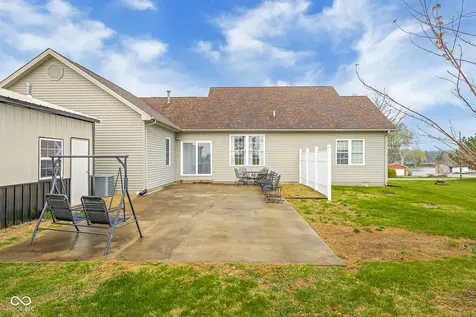 7742 N 825 E Hope IN 47246