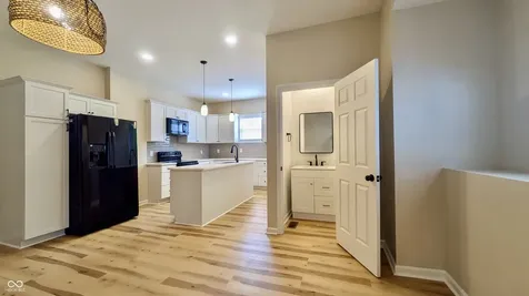 3256 Ruckle Street Indianapolis IN 46205