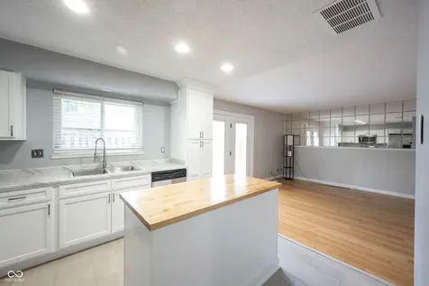 7621 Vintage Court Lawrence IN 46226