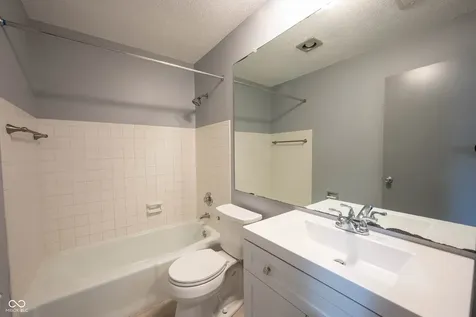 7621 Vintage Court Lawrence IN 46226