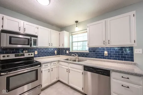 7742 Pennycroft Drive Indianapolis IN 46236